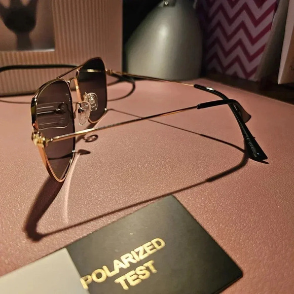 Unisex Black Lenses and Delicate Gold Frame Polarized Aviator Sunglasses - NWOT - Picture 13 of 14